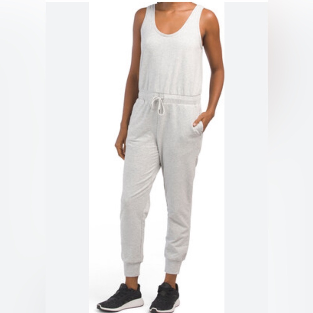 UGG Soft Heather Gray Jumper Size Small- Drawstring Waist, Tight Bottoms-